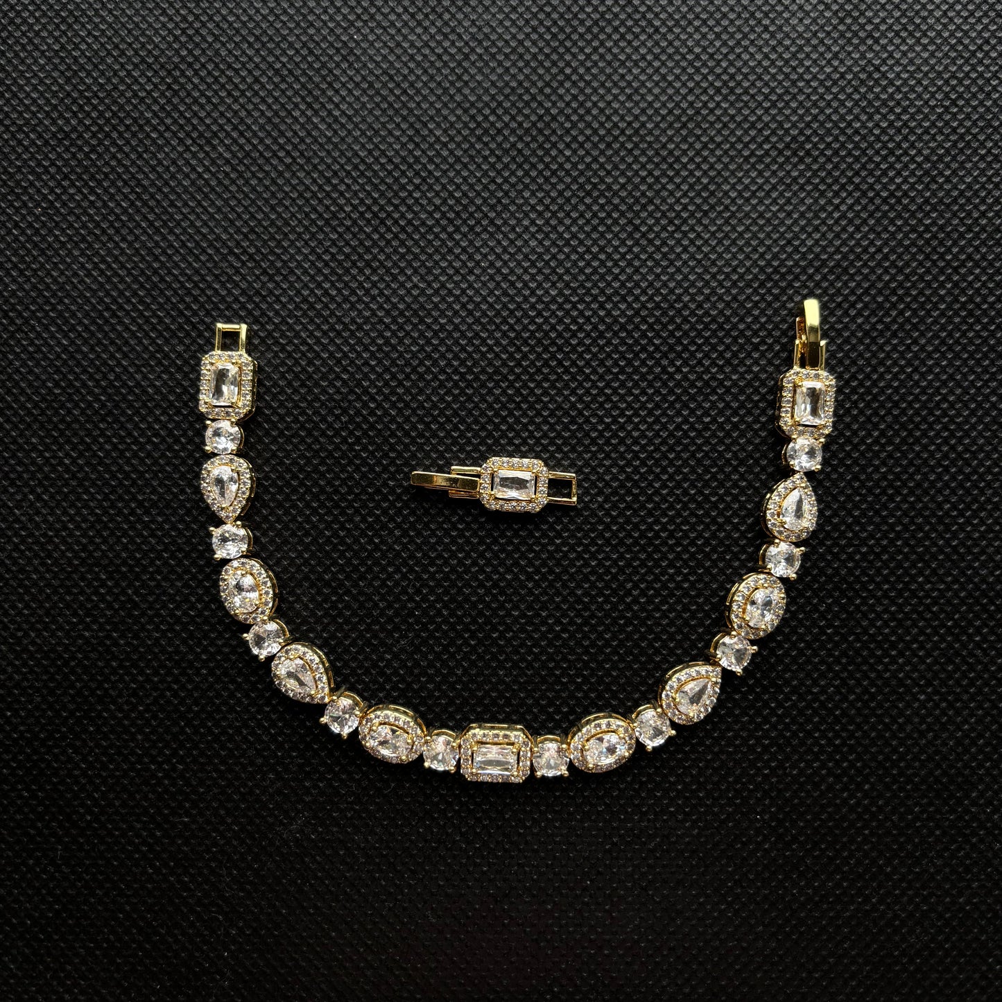 Cubic Bracelet (Gold)