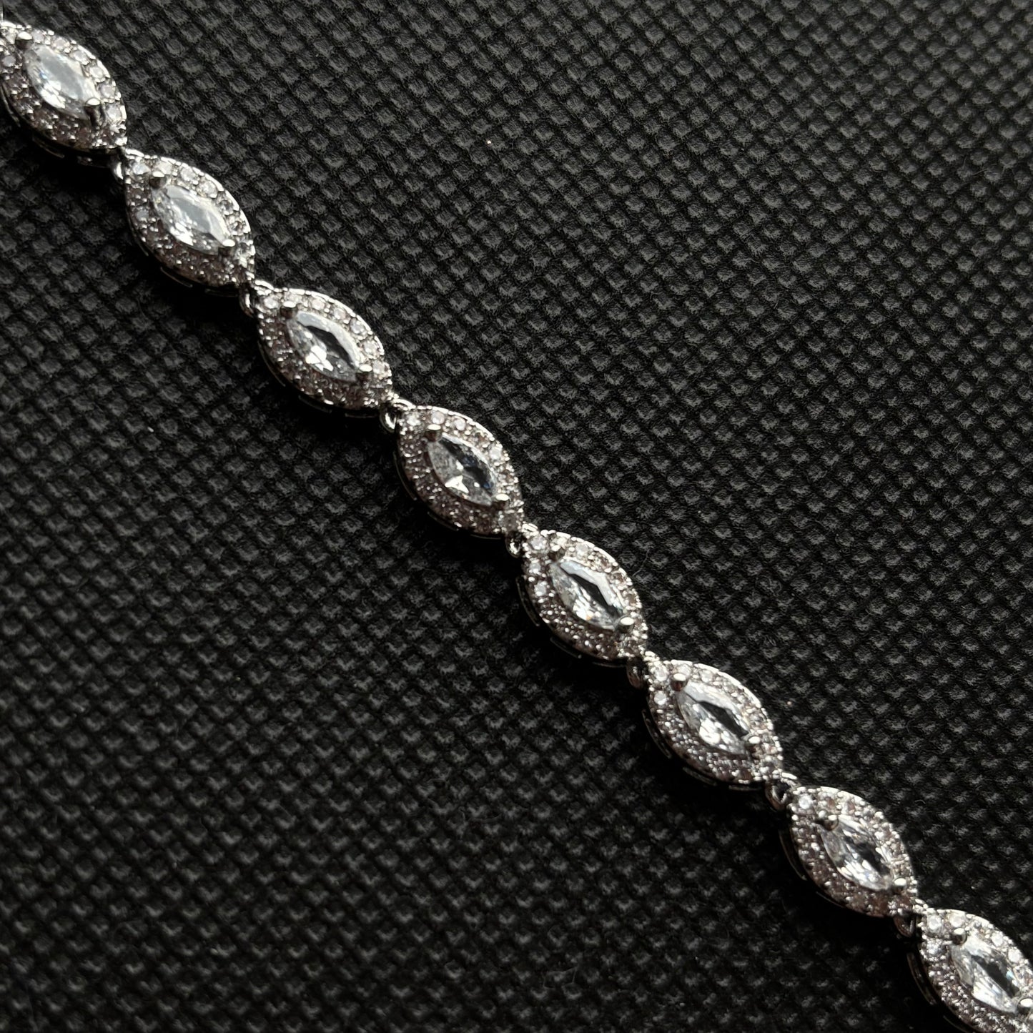 Eye Crystal Necklace (Silver)