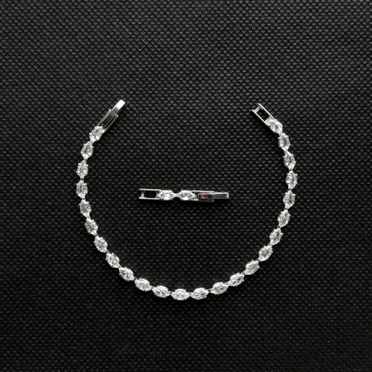 Tiny Crystal Bracelet (Silver)