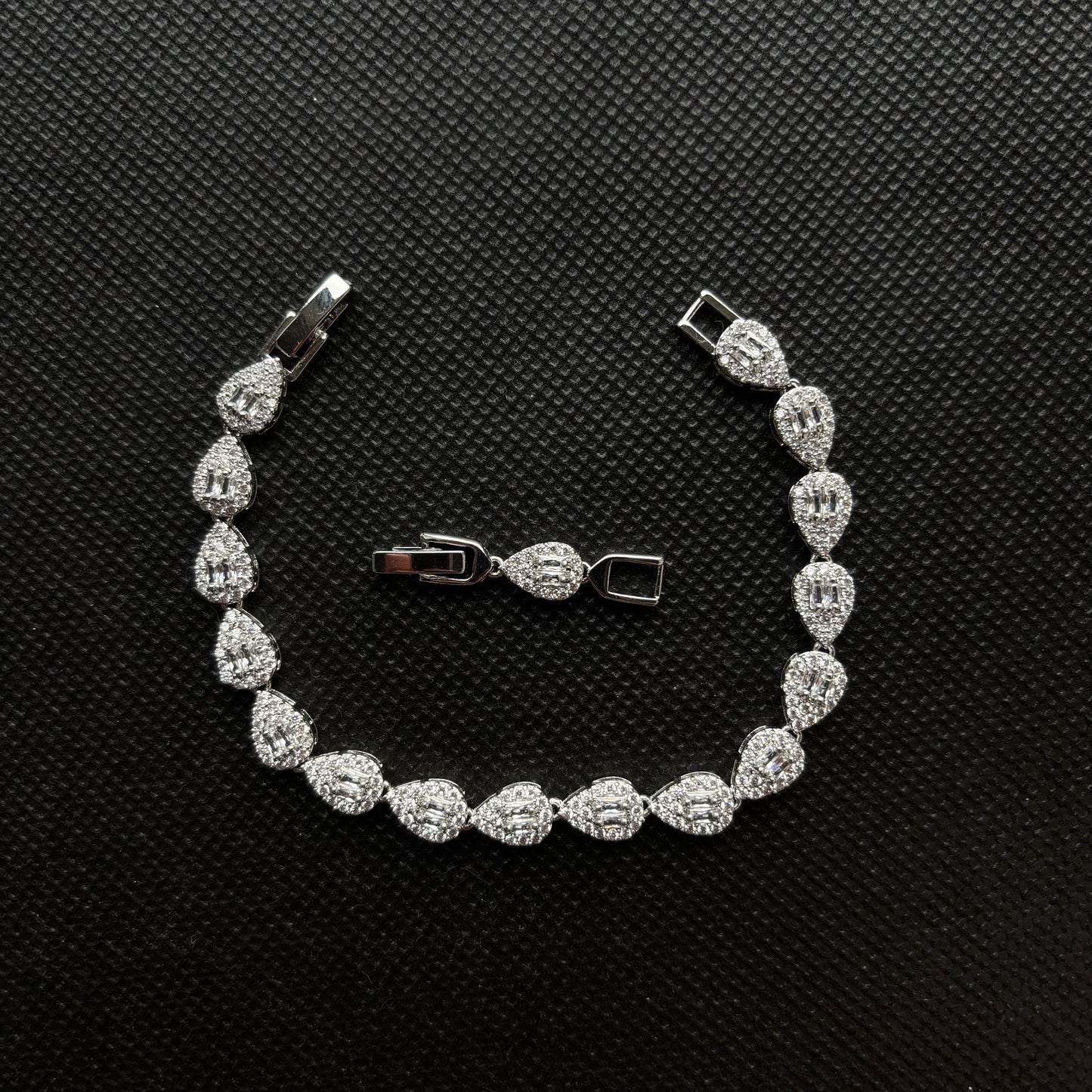 Droplet Bracelet (Silver)