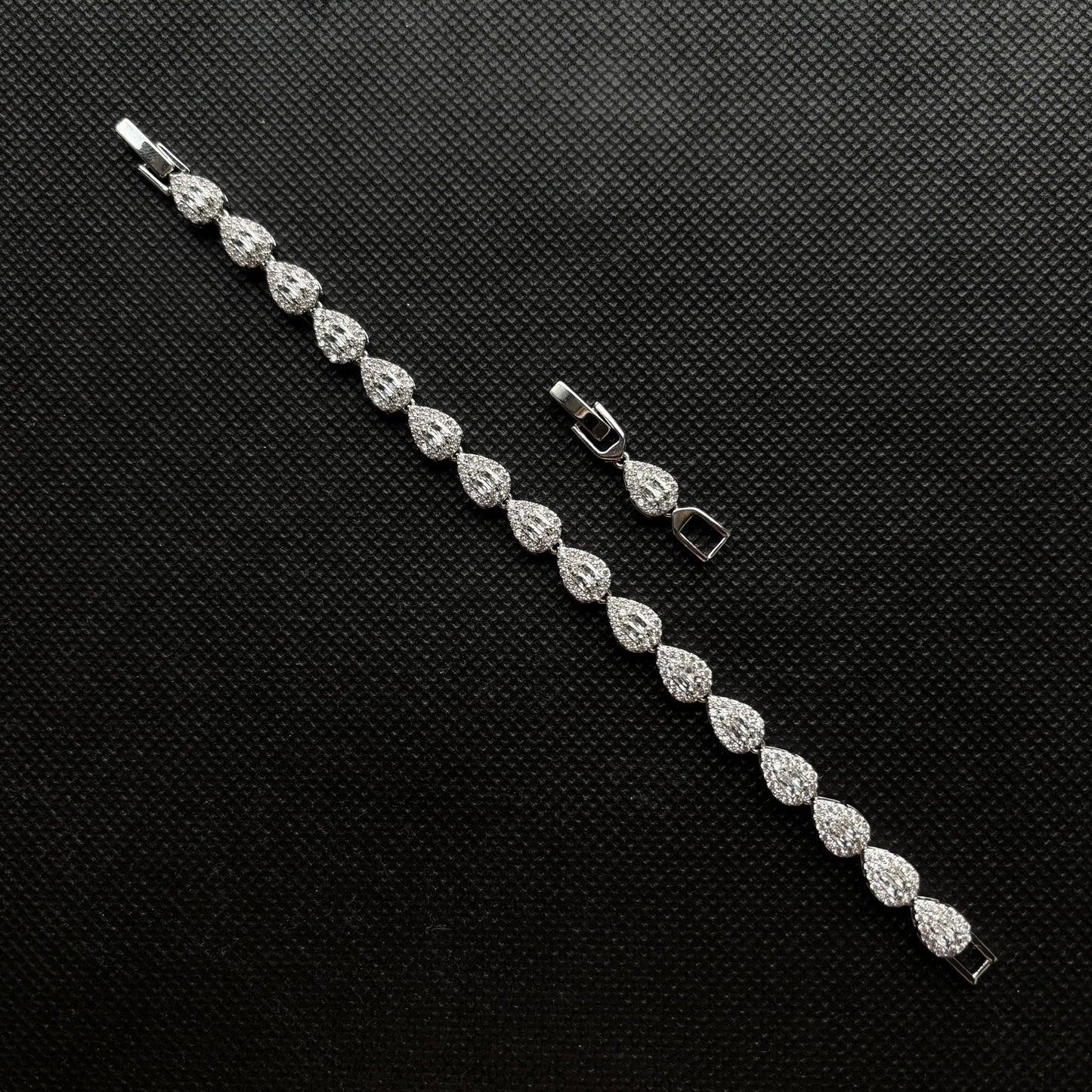 Droplet Bracelet (Silver)