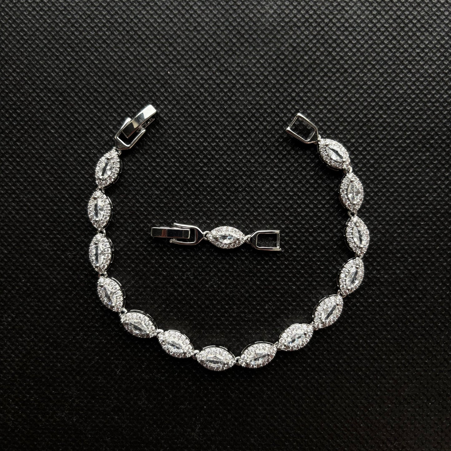 Eye Crystal Bracelet (Silver)