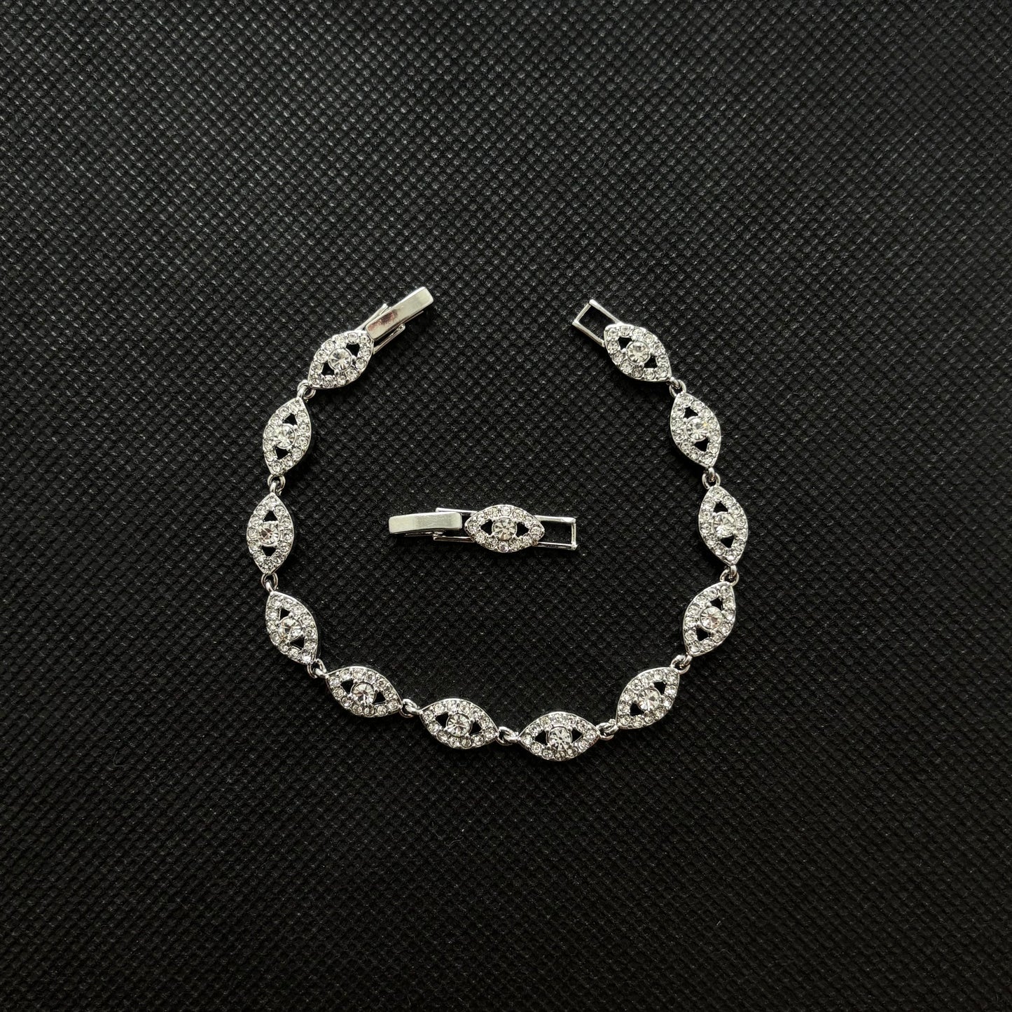 Angel Eyes Bracelet (Silver)