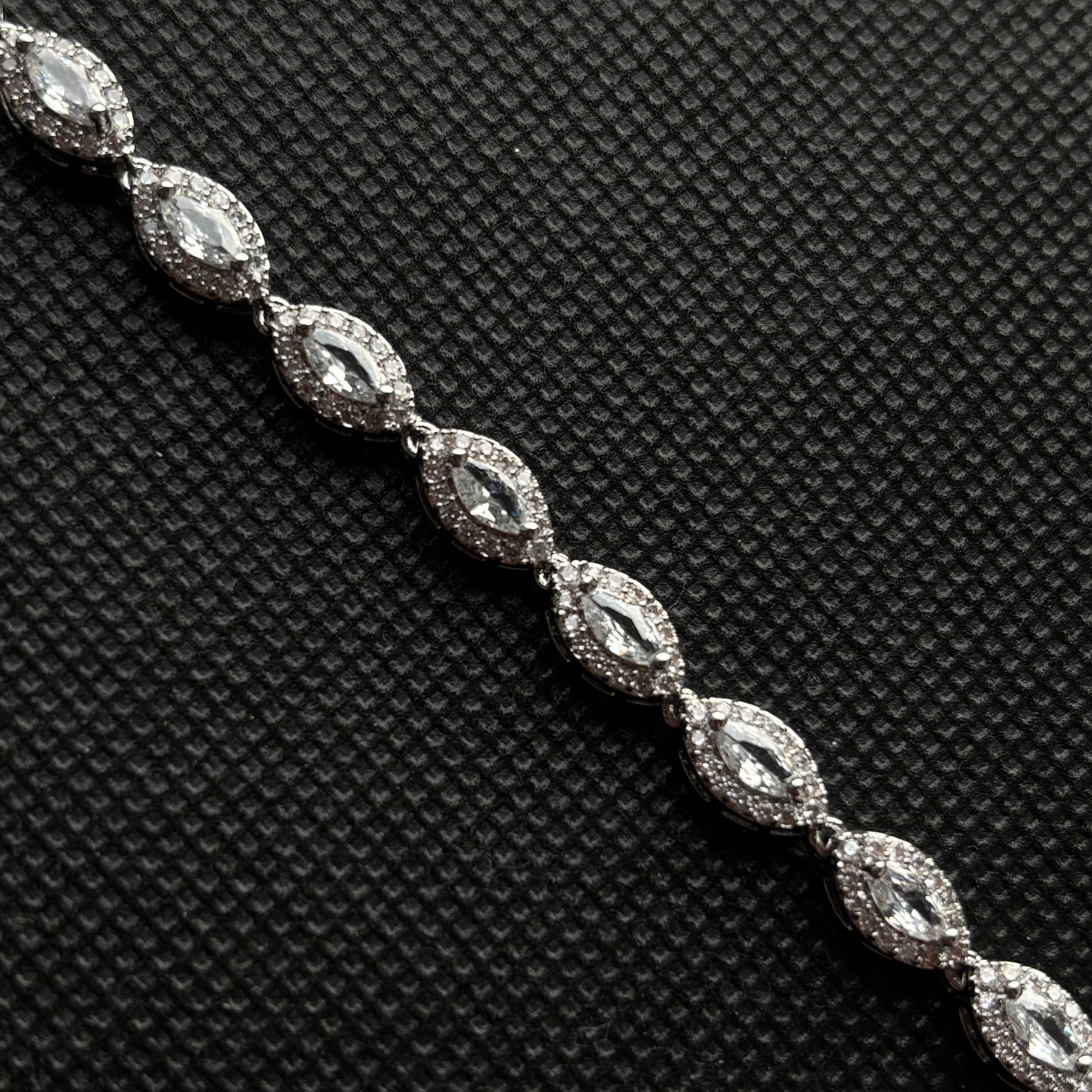 Eye Crystal Necklace (Silver)
