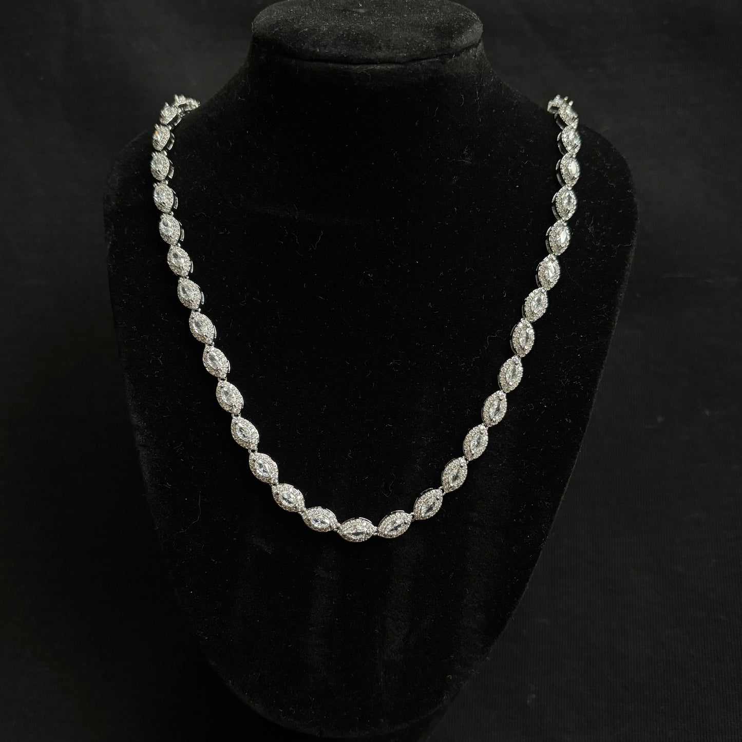 Eye Crystal Necklace (Silver)