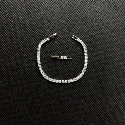Tiny Square Bracelet (Silver)