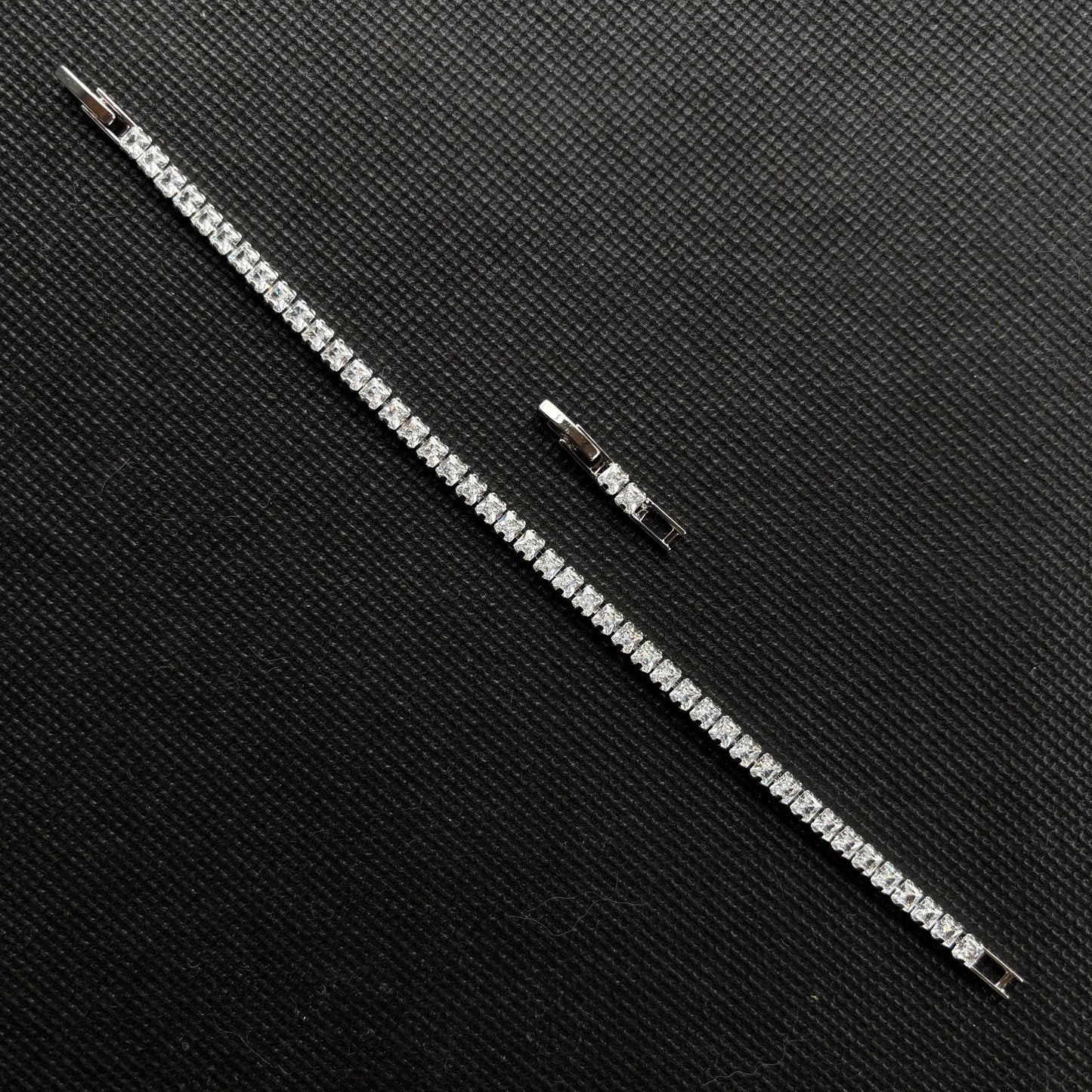 Tiny Square Bracelet (Silver)