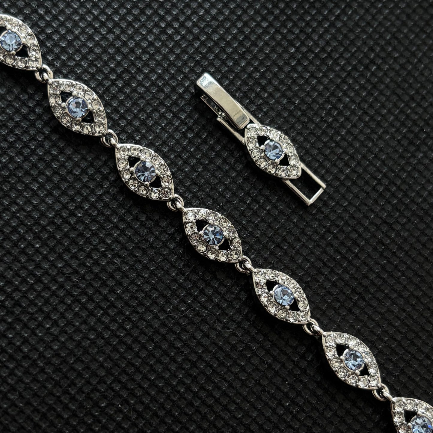 Angel Eyes Bracelet (Silver)